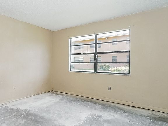 5th image of 4898 Paulie Ct APT 59