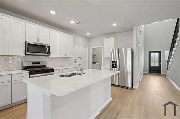 5709 Chasewood Dr — Photo 3