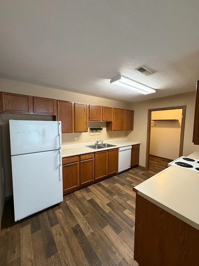 605 Scott Valley - B — Photo 3