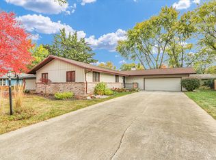 2208 Plymouth Dr, Champaign, IL