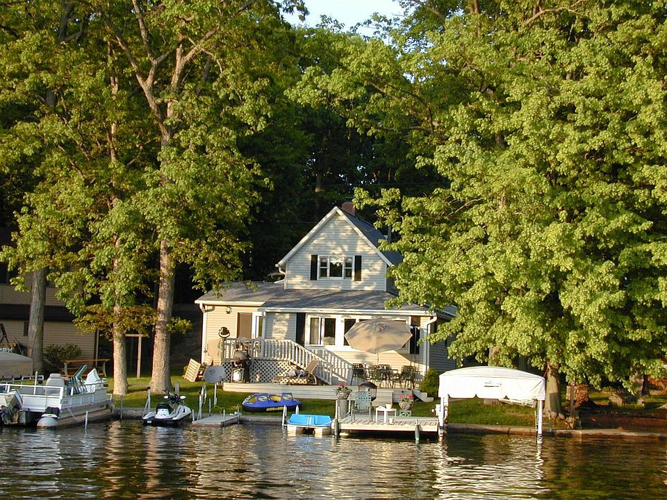 Evening view from the lake
