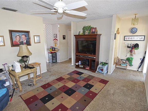 4th image of 339 Lake Ct