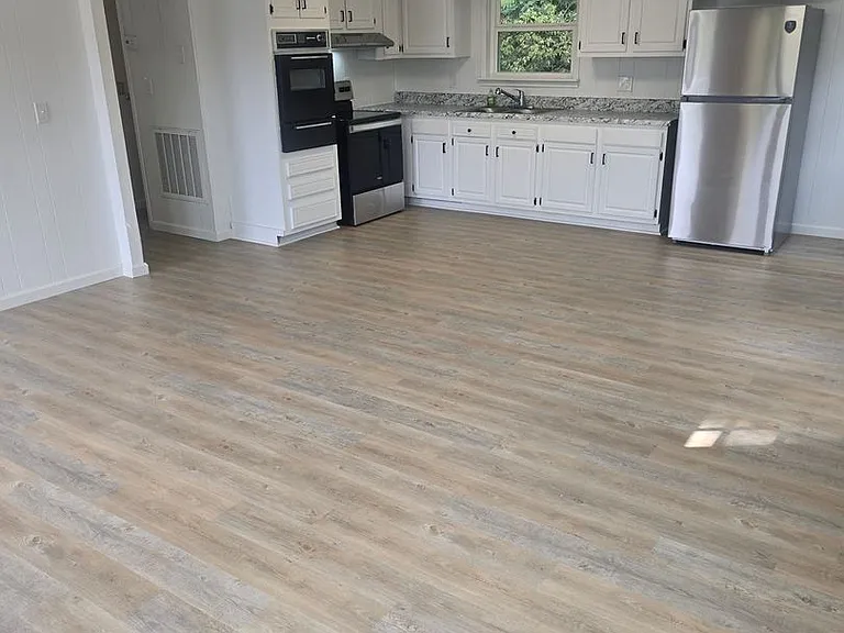 717 Howard St — Photo 12