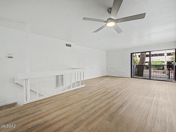 3rd image of 951 N Euclid Ave