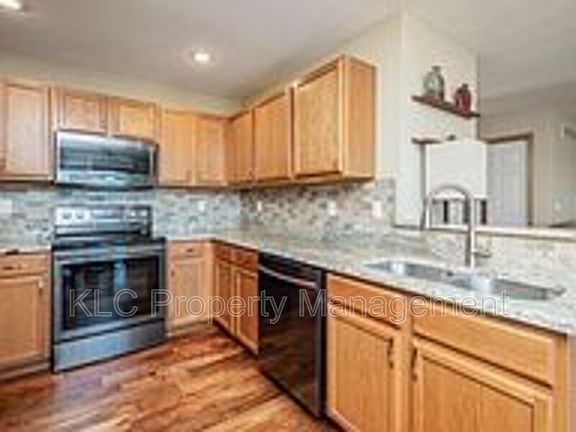 4th image of 9465 Wilson St