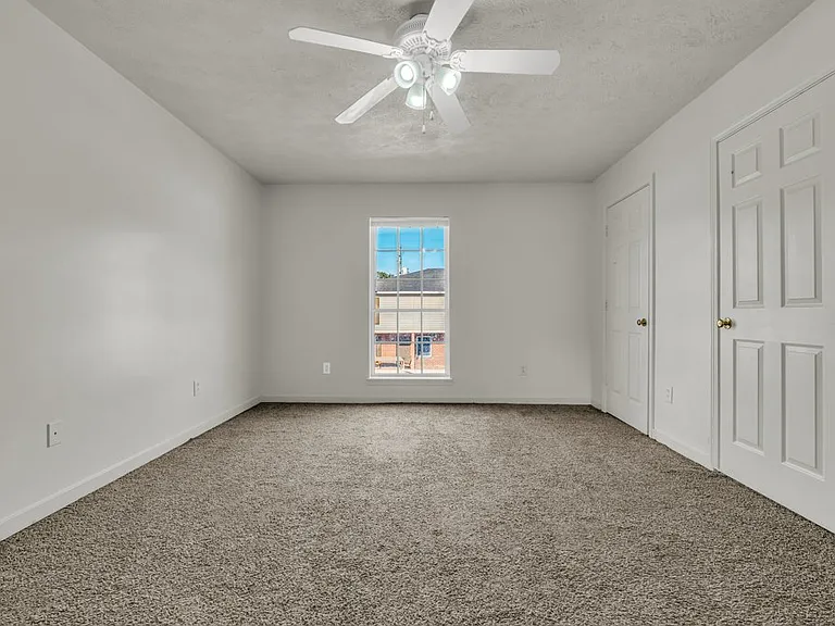 1301 Louisville St — Photo 17