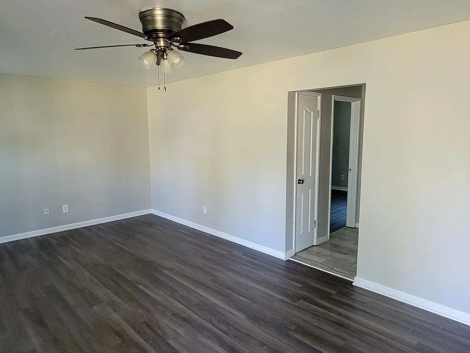 3 bed, 1073 sqft, $1,550 — Photo 3