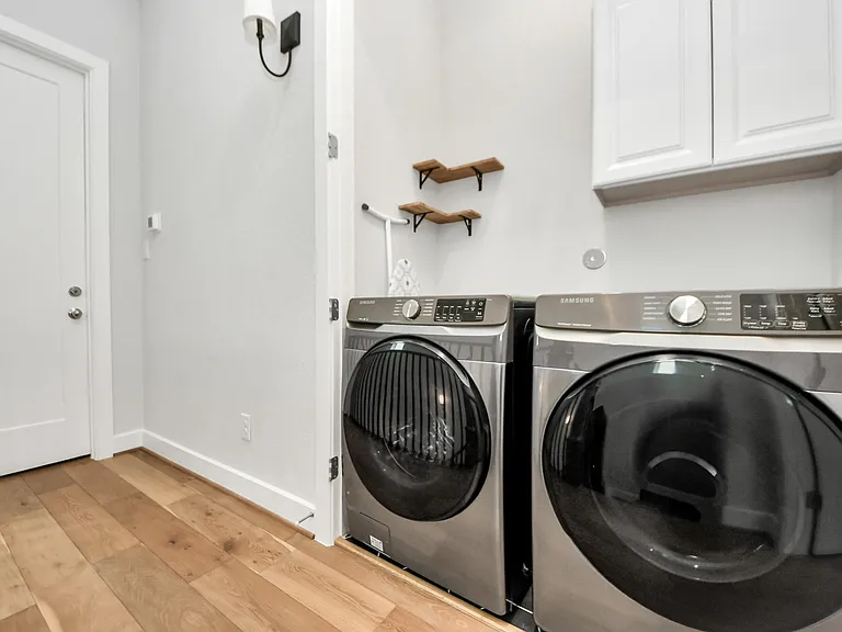 1223 W 16th St #B — Photo 9