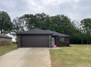 304 Colchester Dr, Jonesboro, AR 72401