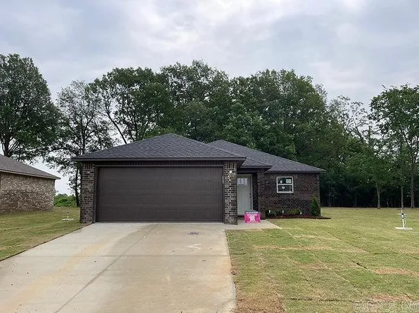 304 Colchester Dr, Jonesboro, AR 72401