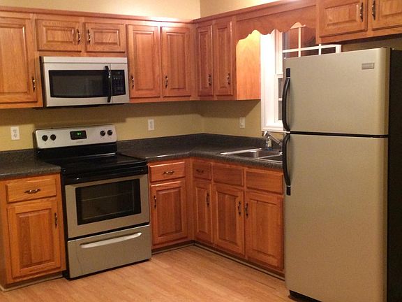 2nd image of 207 2nd St