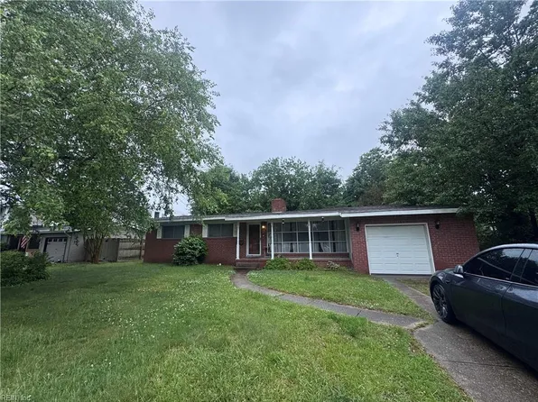 321 Caren Dr, Virginia Beach, VA 23452