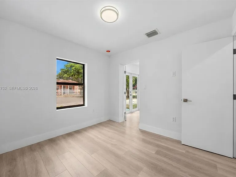 4746 NW 10th Ave — Photo 15