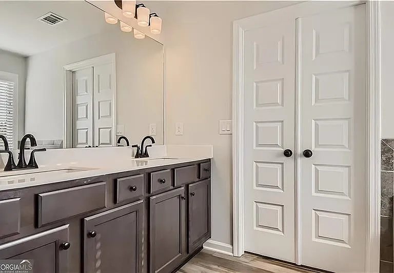 3041 Westgate Park Dr — Photo 11