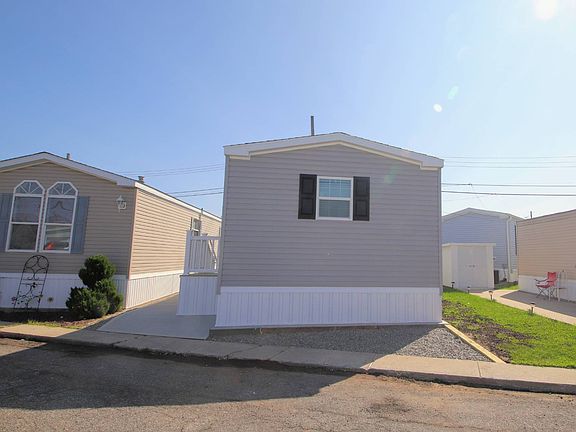 2nd image of 1501 Roosevelt Ave Unit B8