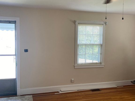 4th image of 137 Alpine Dr
