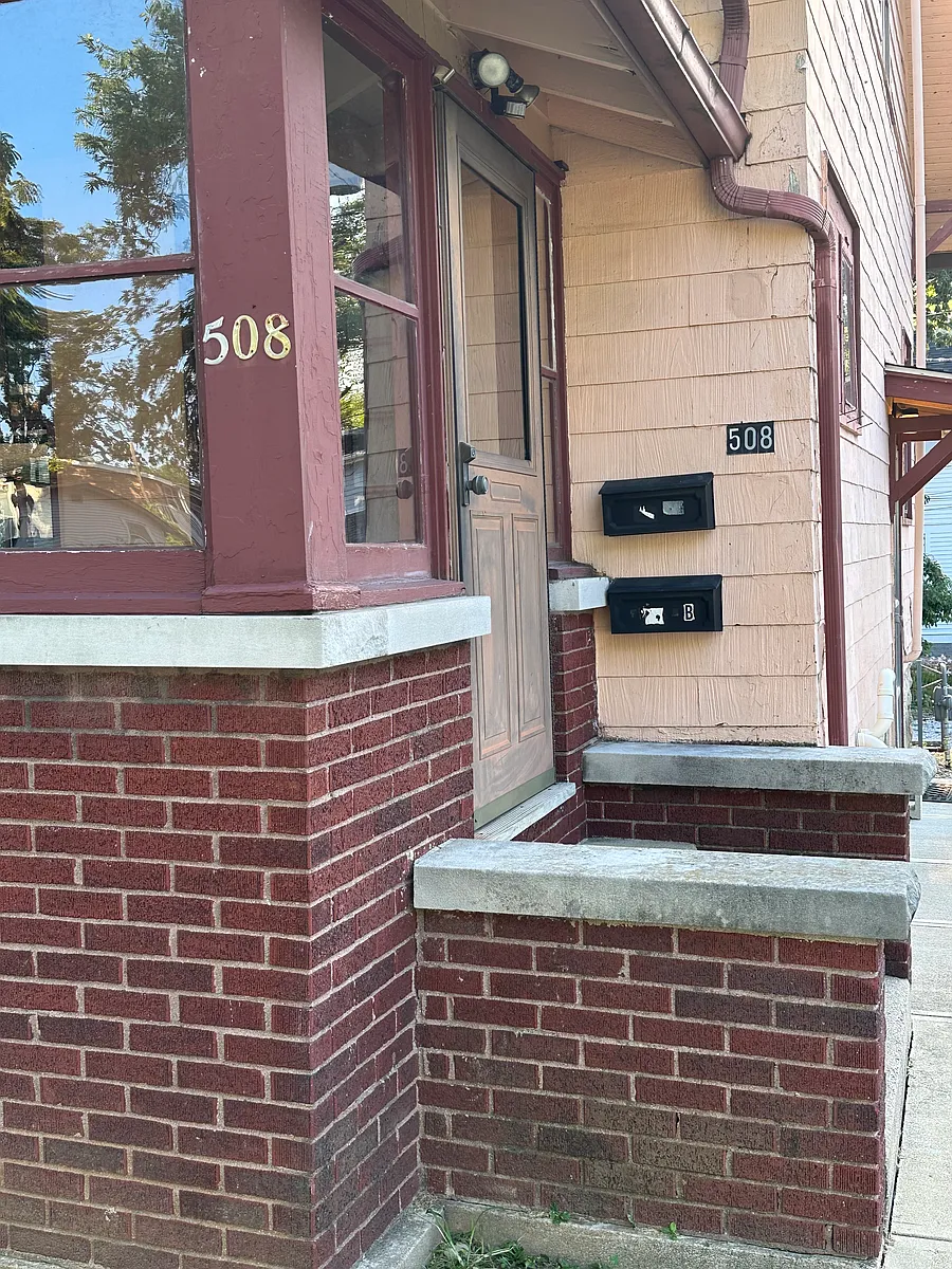 Building Photo - 508 N Prow Ave #1