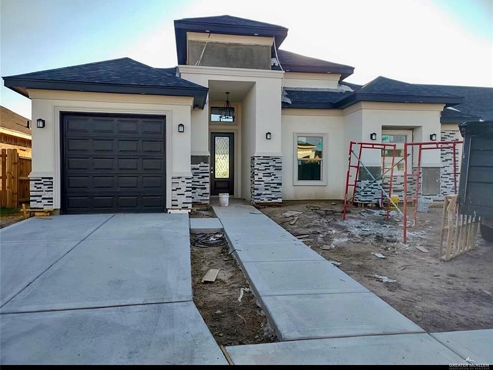 2nd image of 1402 Playa Dr
