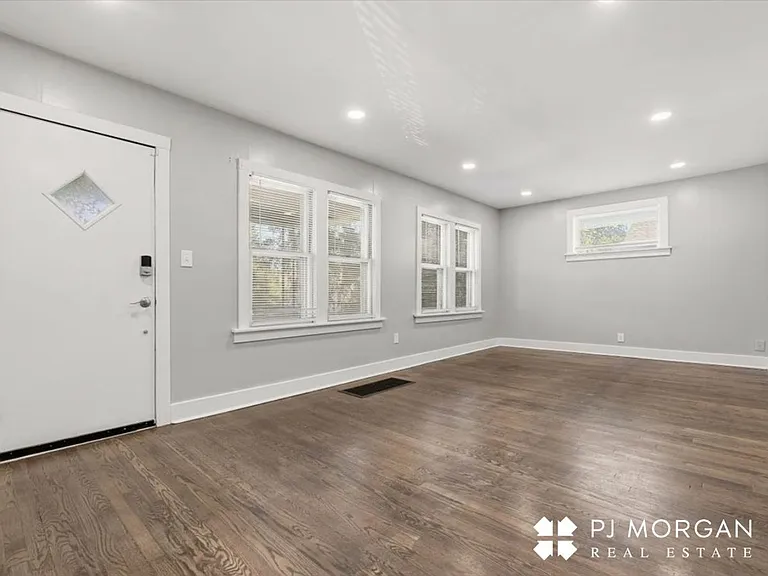 6031 Pine St — Photo 6