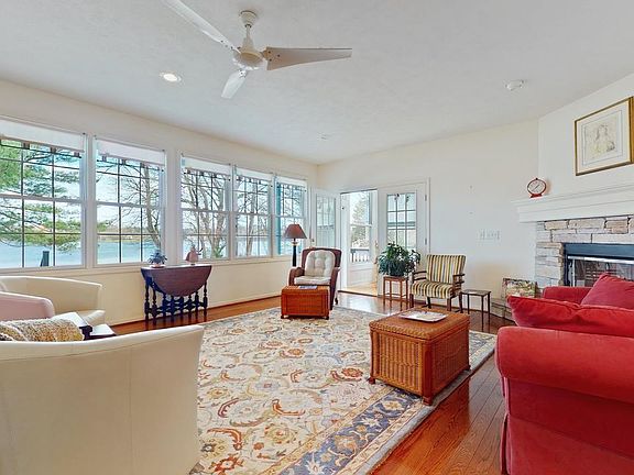 3rd image of 224 Riverview Dr