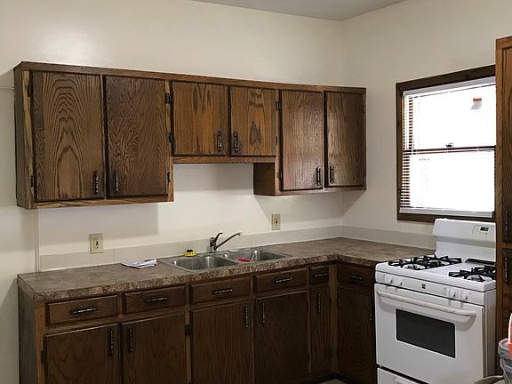 4th image of 203 N Pleasant St #2