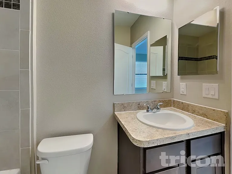 4648 Lindever Ln — Photo 13