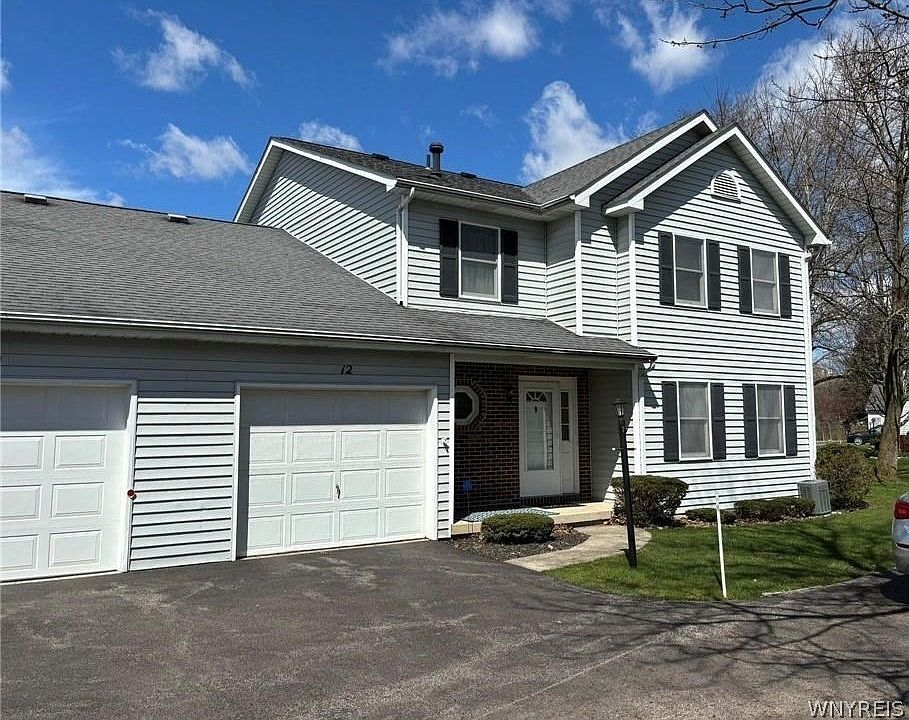 1st image of 12 Stepping Stone Ln