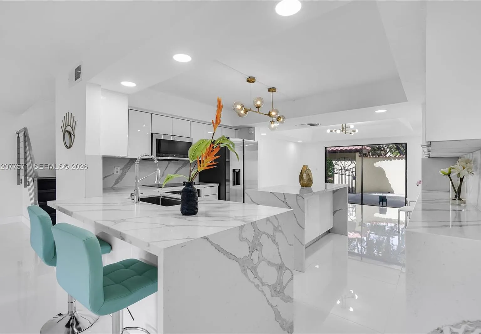 Costa Del Sol Condo A — Photo 1
