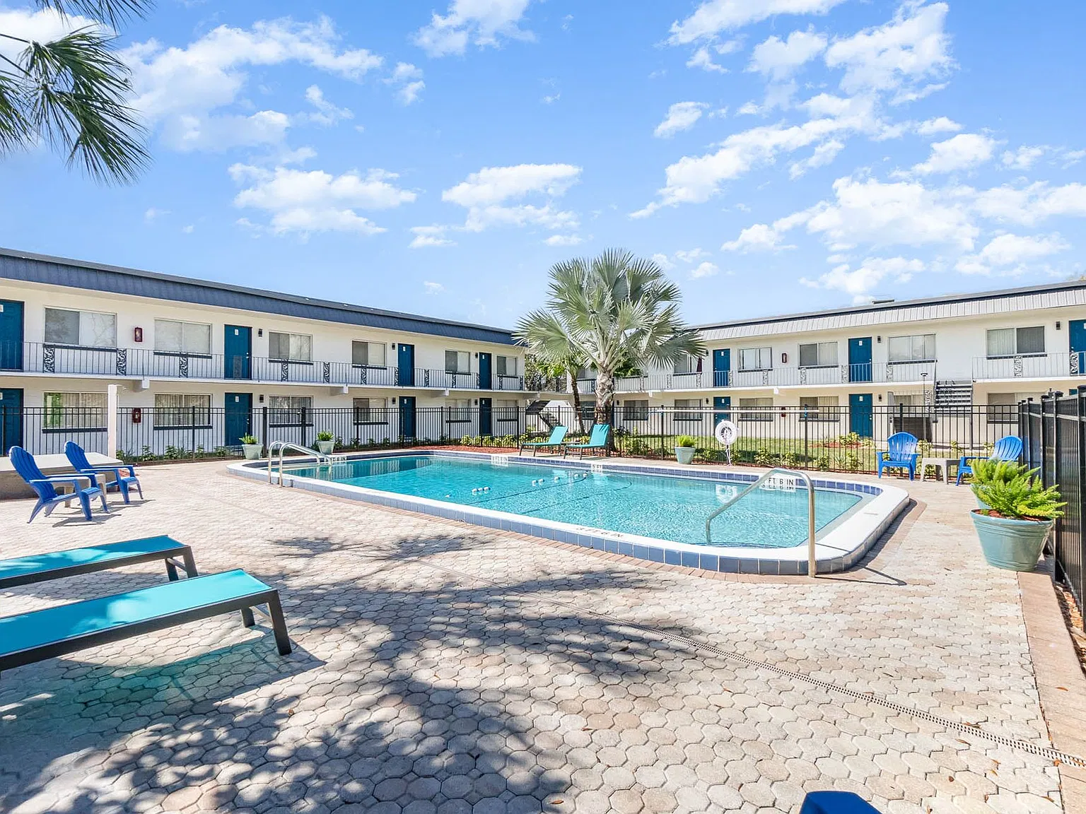 Aqua Apartment Homes — Photo 3