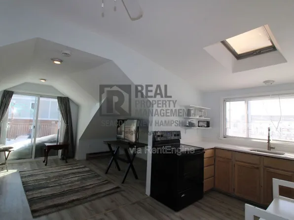 4 Ashworth Ave APT 2, Hampton, NH 03842