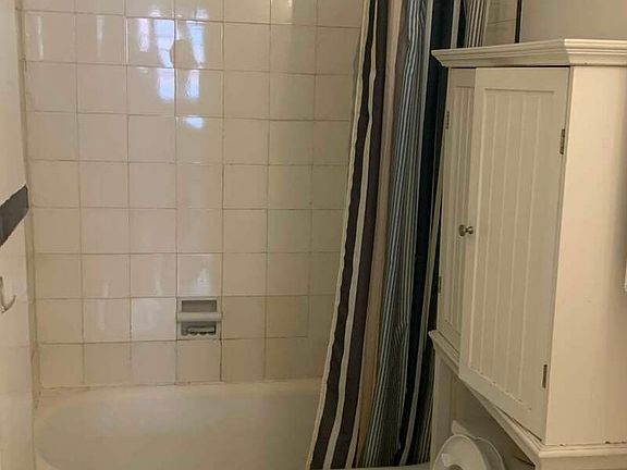 5th image of 135 W 12th St APT 2