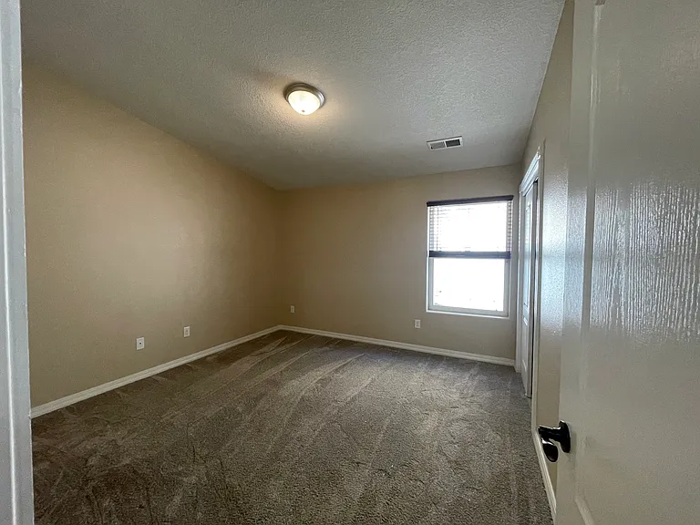 529 Minturn Ct NE — Photo 12