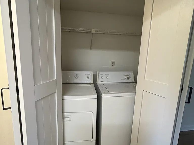 2505 W Broad St #222 — Photo 8