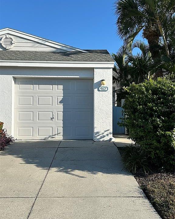 1st image of 967 Waterside Ln