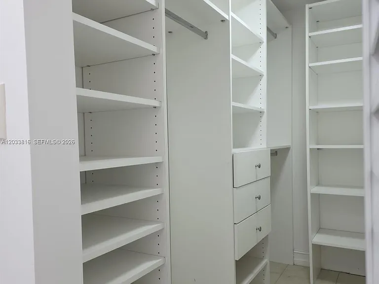 1 Glen Royal Pkwy #1202 — Photo 14