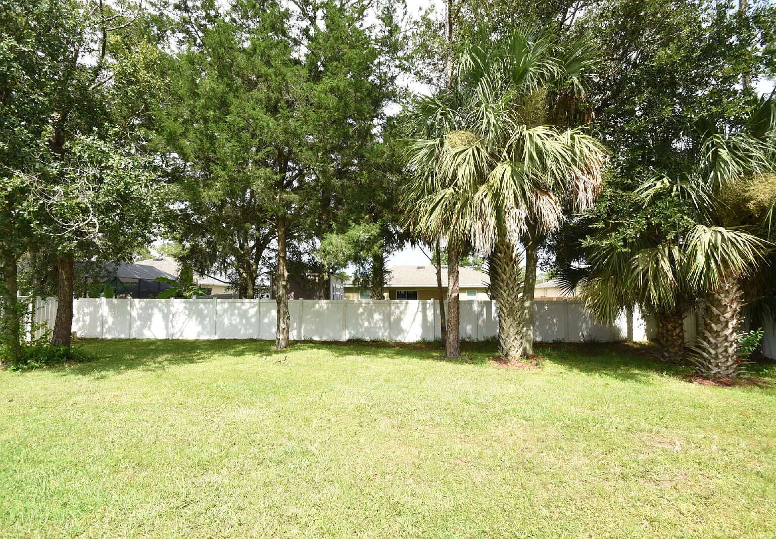 3 bed, 2.0 bath, 1326 sqft, $1,900 — Photo 3