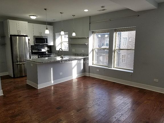 4th image of 1321 W Carmen Ave APT 2R