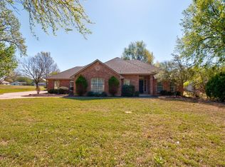 120 Pawnee Trl, Lake Kiowa, TX 76240