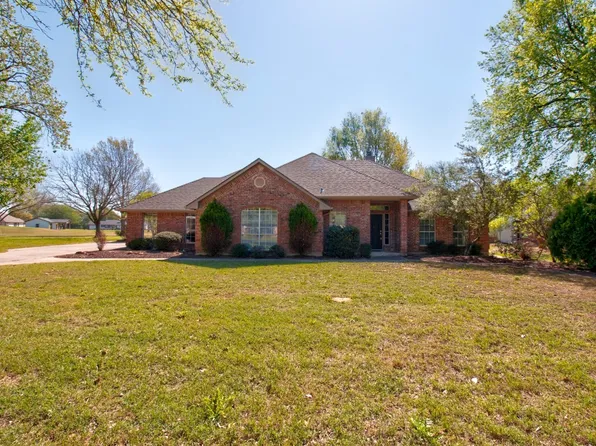 120 Pawnee Trl, Lake Kiowa, TX 76240