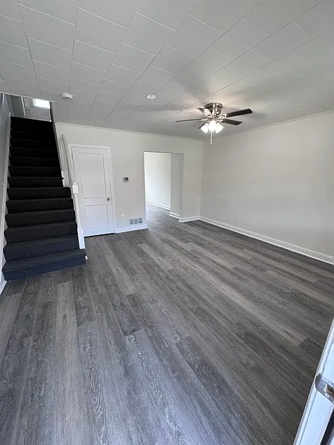 3 bed, 1024 sqft, $2,000 — Photo 4