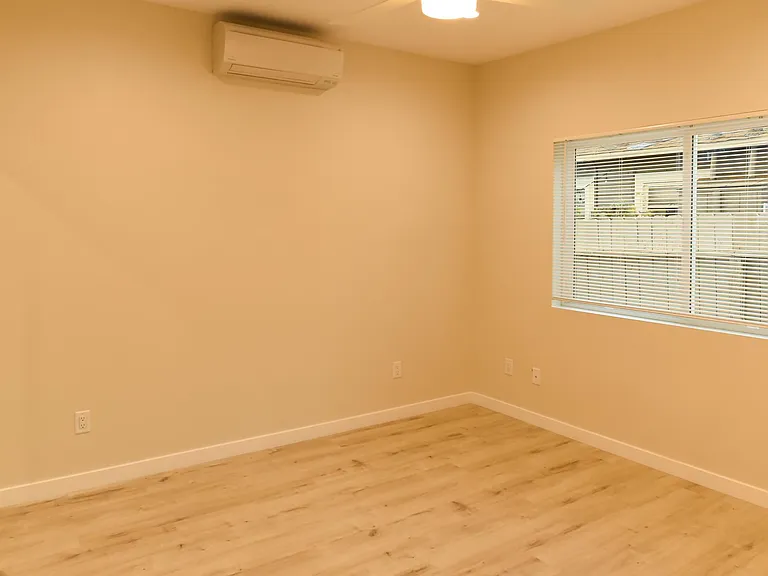 3754 Pershing Ave #B — Photo 6
