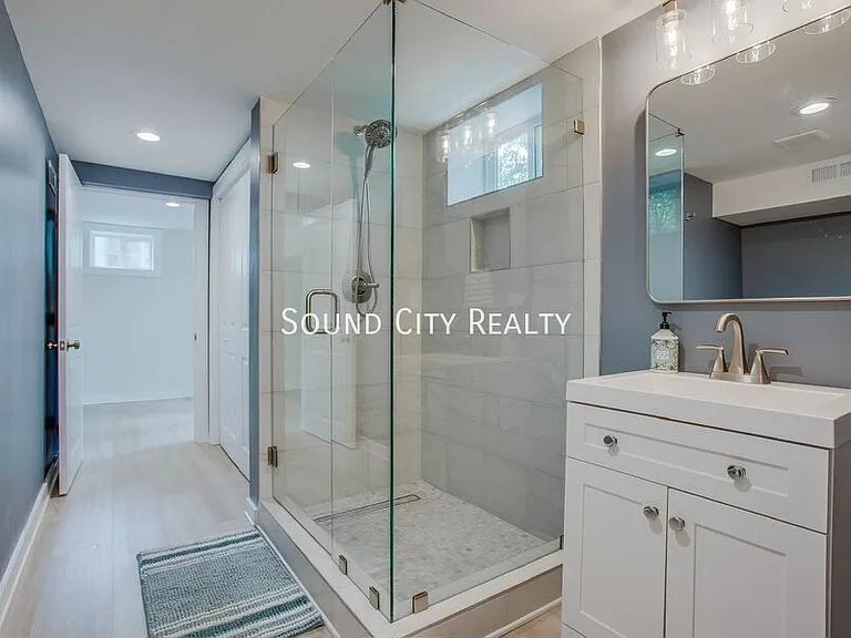 2929 Emery Dr — Photo 28