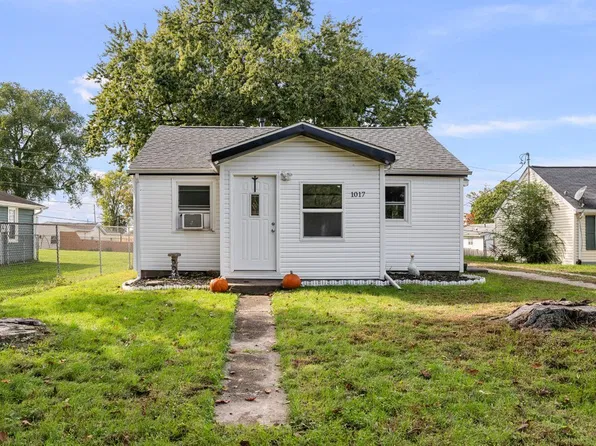 1017 7th St, Colona, IL 61241