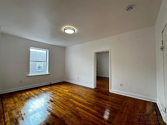 5th image of 11 Gifford Ave #5B