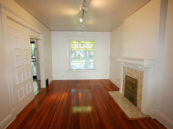 4th image of 865 N Lafayette St #865