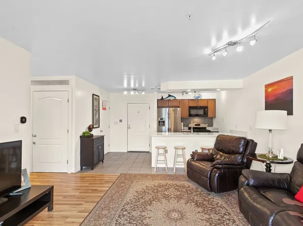 501 Commerce Dr Unit 2211, Braintree, MA 02184