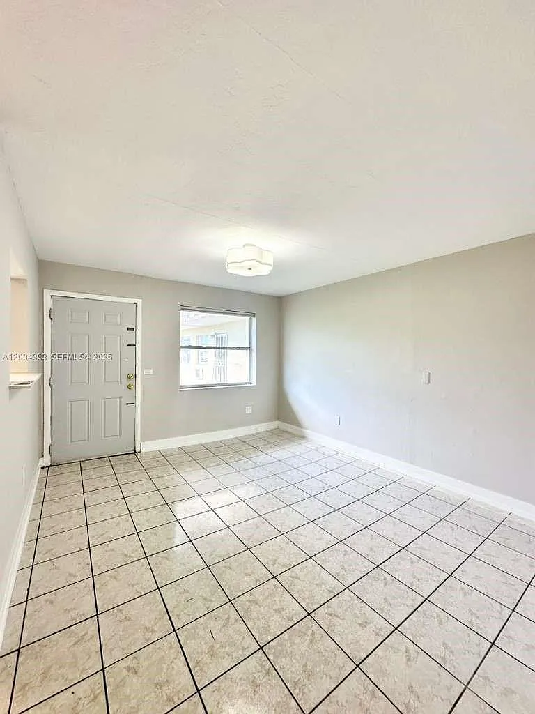 Building Photo - 2651 NW 13th St #41