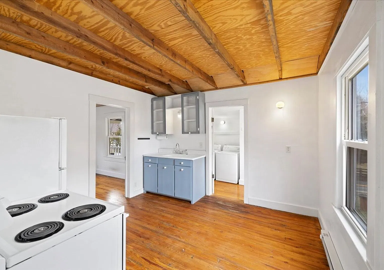 Cozy Living in a Convenient Christiansburg Location — Photo 1