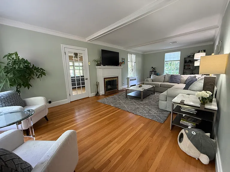 111 Highland Ave — Photo 5