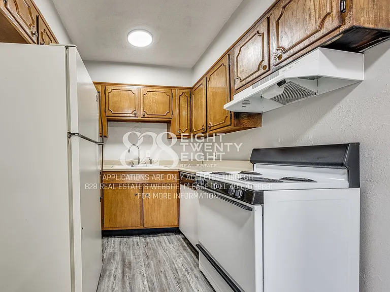 900 Halray Dr — Photo 10